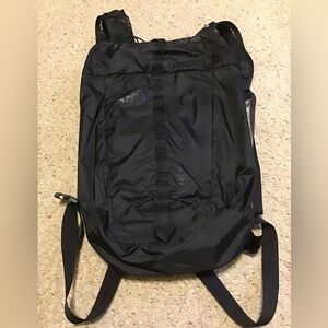 REI FLASH 18 BLACK BAG BACKPACK PACK NWOT HIKE OUTDOORS CAMP ETC UNISEX
